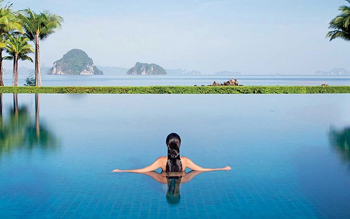 infinity-pool-from-luxury-villa
