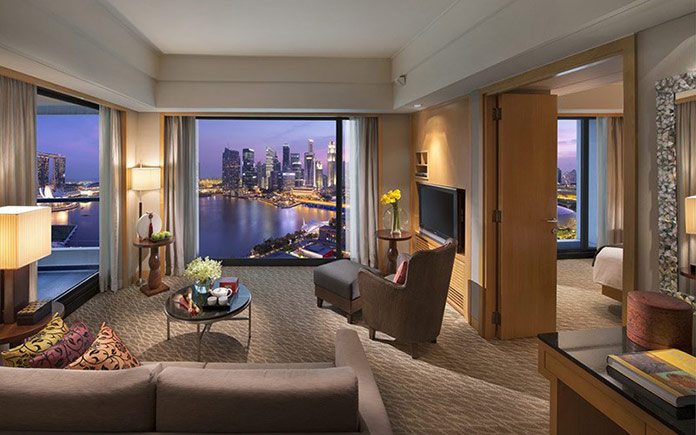 mandarin-oriental-singapore-suite-harbour-suite-living-room-1