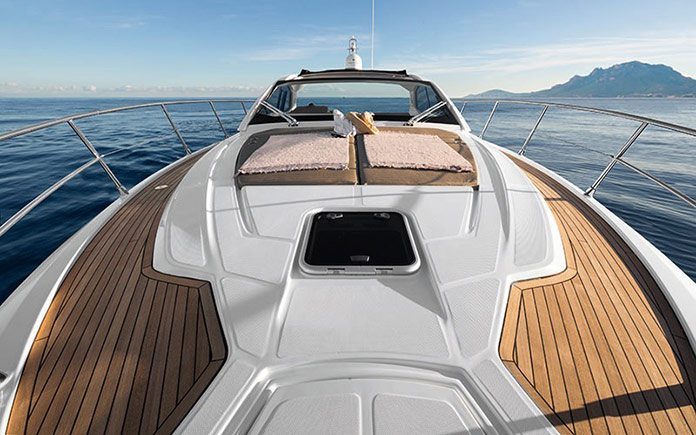 yacht-azimut-atlantis-43-front-view