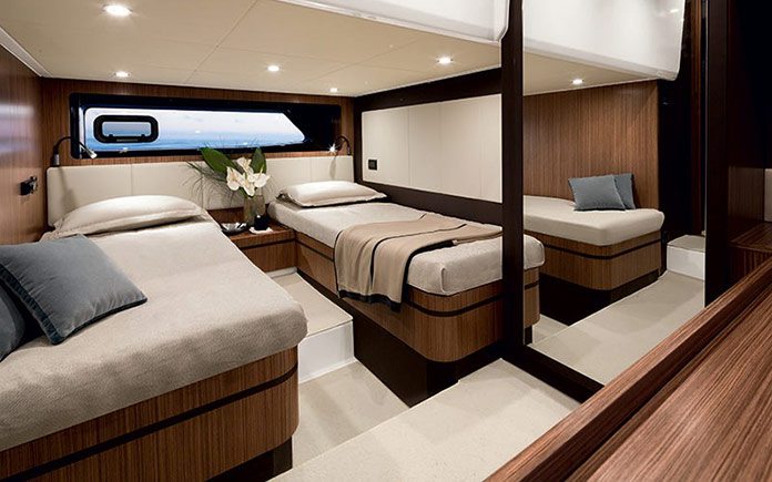 yacht-azimut-atlantis-43-guest-cabin-twin-beds