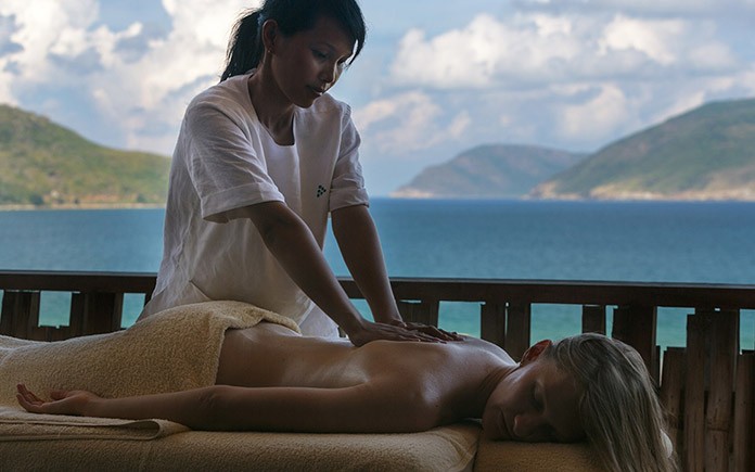 massage_at_six_senses_spa-con-dao