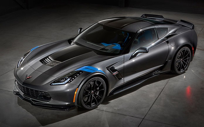 2017-chevrolet-corvette-grand-sport-001