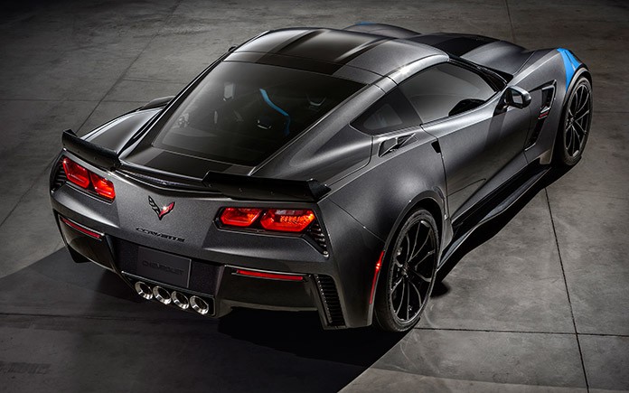 2017-chevrolet-corvette-grand-sport-002