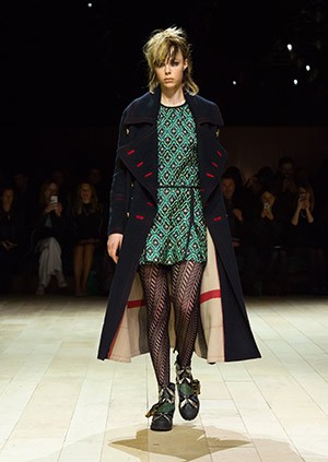 Burberry-Womenswear-February-2016-Collection—Look-1