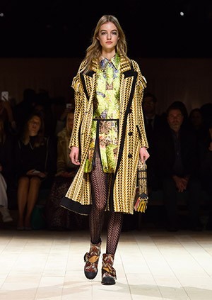 Burberry-Womenswear-February-2016-Collection—Look-51