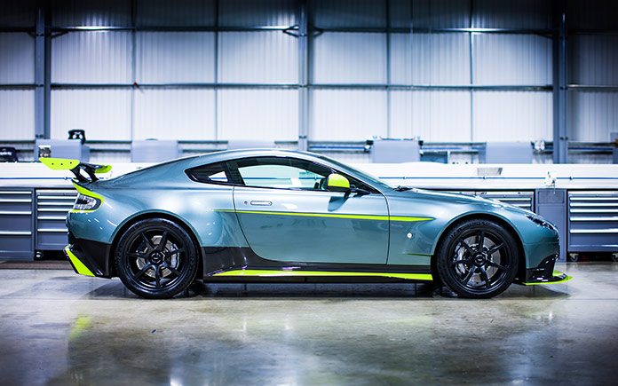 aston-martin_vantage-gt8_03