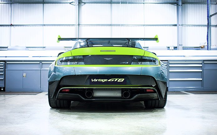 aston-martin_vantage-gt8_05