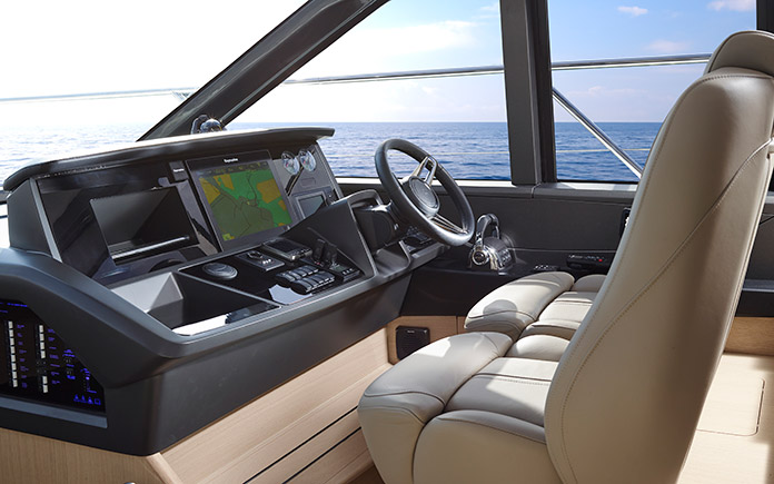 sport-yacht-princess-v58-open-10