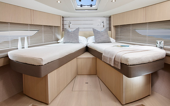 sport-yacht-princess-v58-open-7