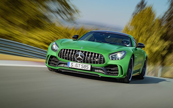 2017-mercedes-amg-gt-r-1