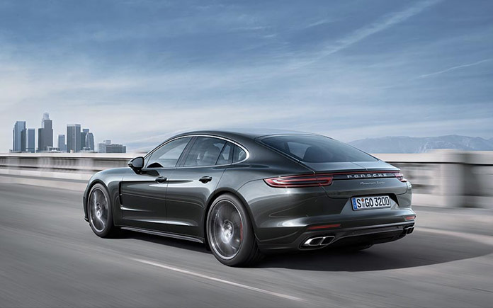 2017-porsche-panamera-luxury-sports-car-2